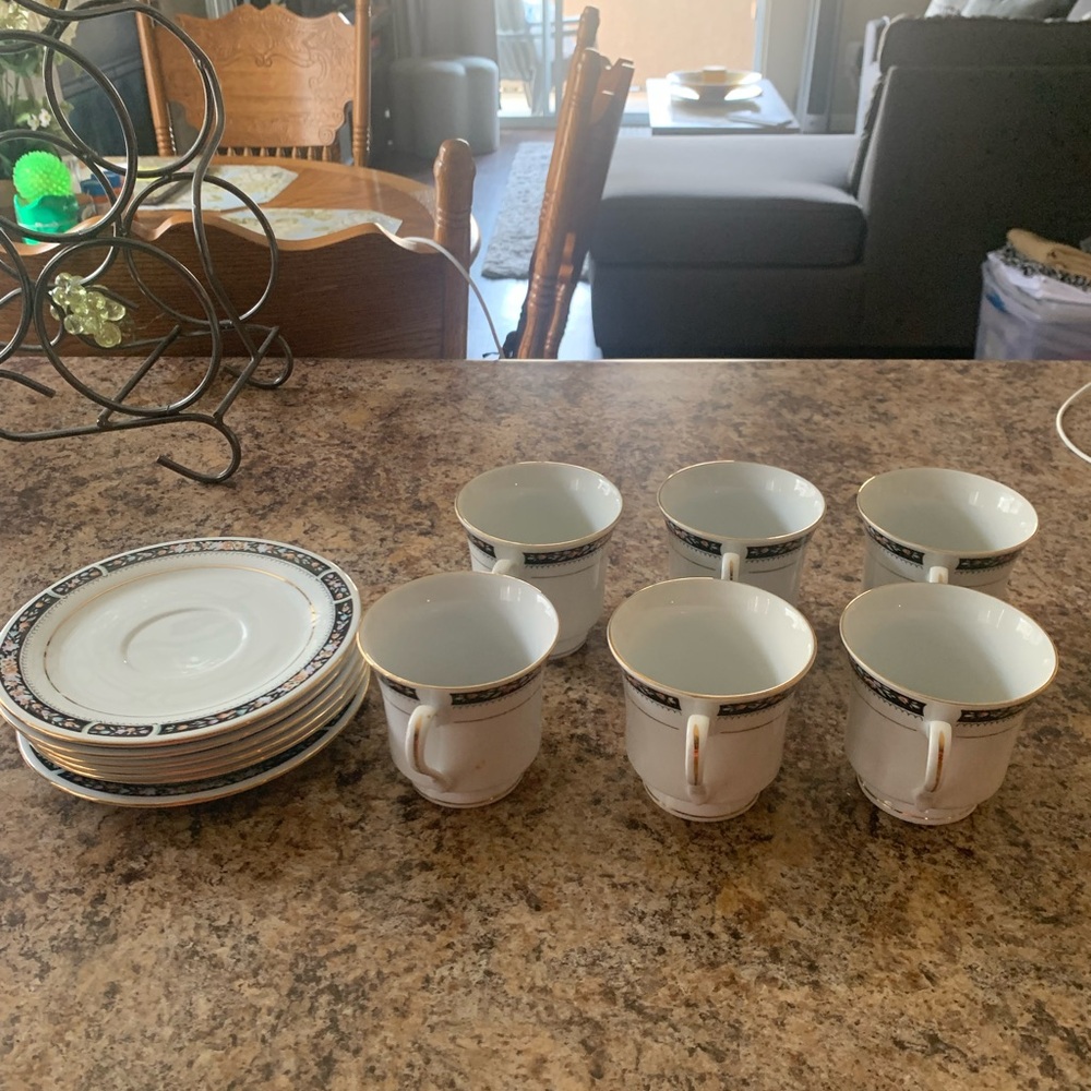 Vintage Hunan Fine China Gold Trim W/ Floral Design 12PCs Set 6 Cups & 6 Saucers